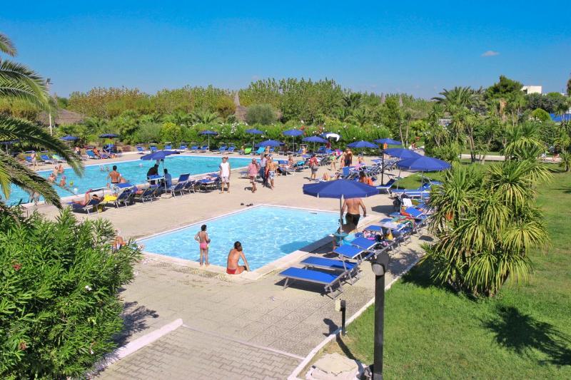 African Beach Hotel-Residence Manfredonia Exteriör bild