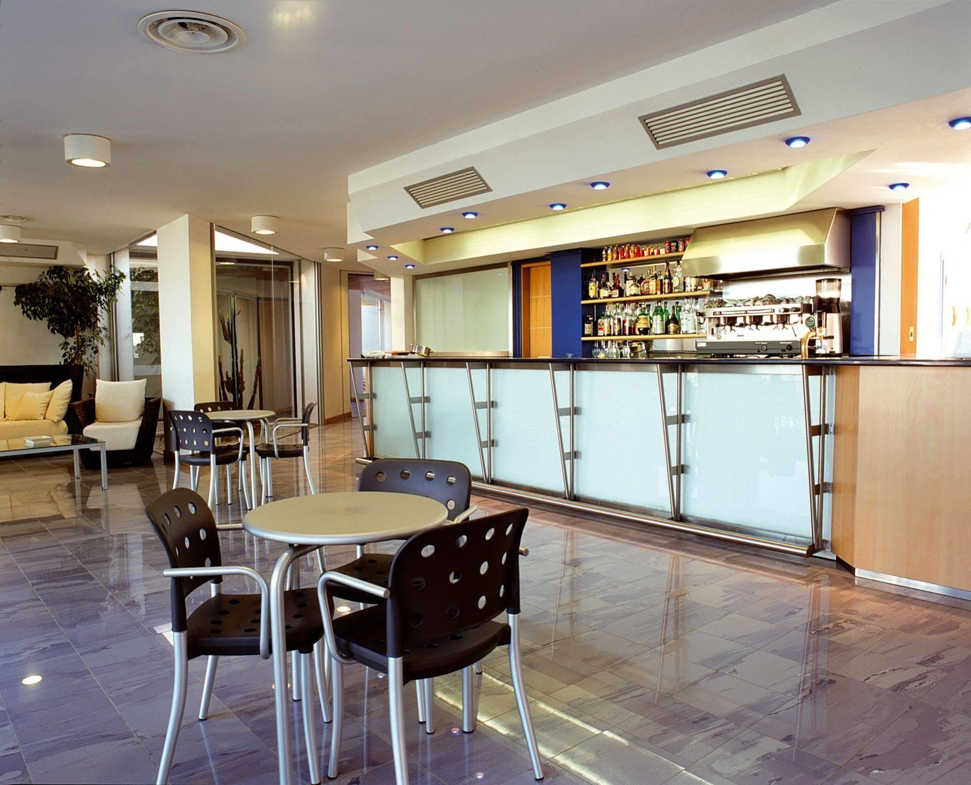 African Beach Hotel-Residence Manfredonia Exteriör bild