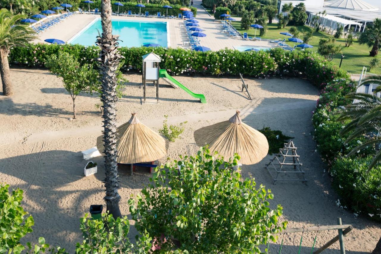 African Beach Hotel-Residence Manfredonia Exteriör bild