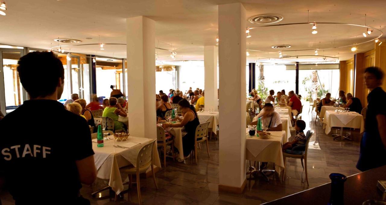 African Beach Hotel-Residence Manfredonia Exteriör bild