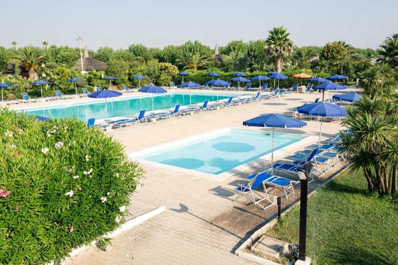 African Beach Hotel-Residence Manfredonia Exteriör bild