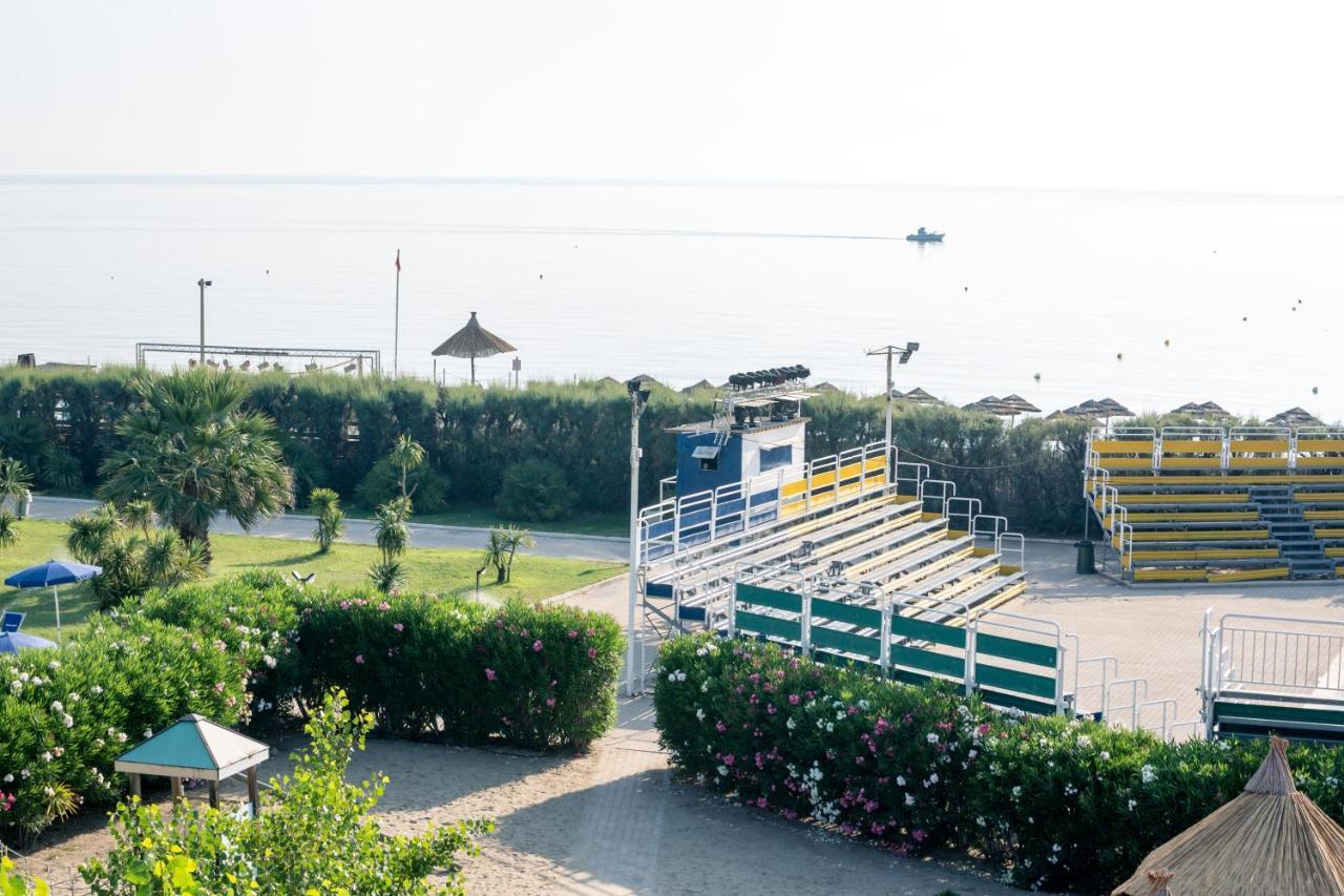 African Beach Hotel-Residence Manfredonia Exteriör bild