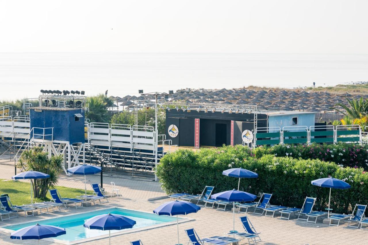 African Beach Hotel-Residence Manfredonia Exteriör bild