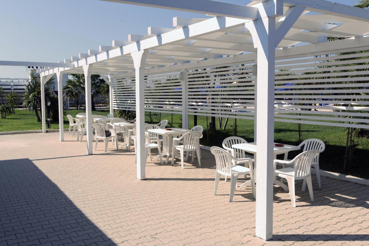 African Beach Hotel-Residence Manfredonia Exteriör bild