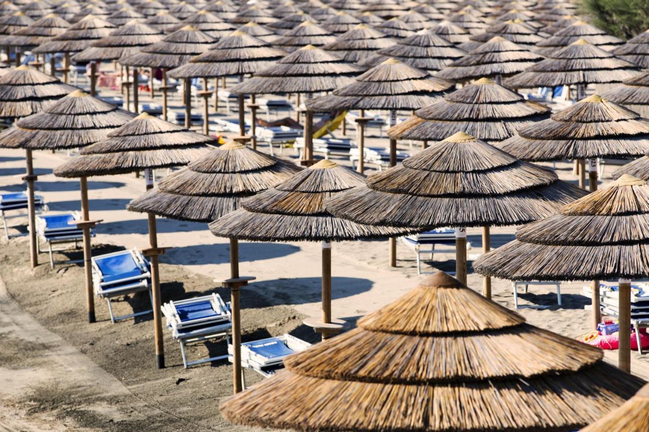 African Beach Hotel-Residence Manfredonia Exteriör bild
