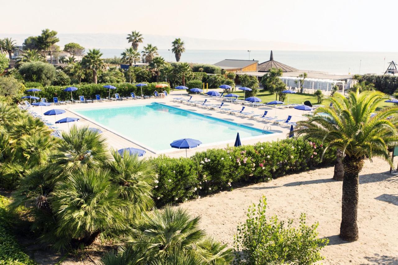 African Beach Hotel-Residence Manfredonia Exteriör bild